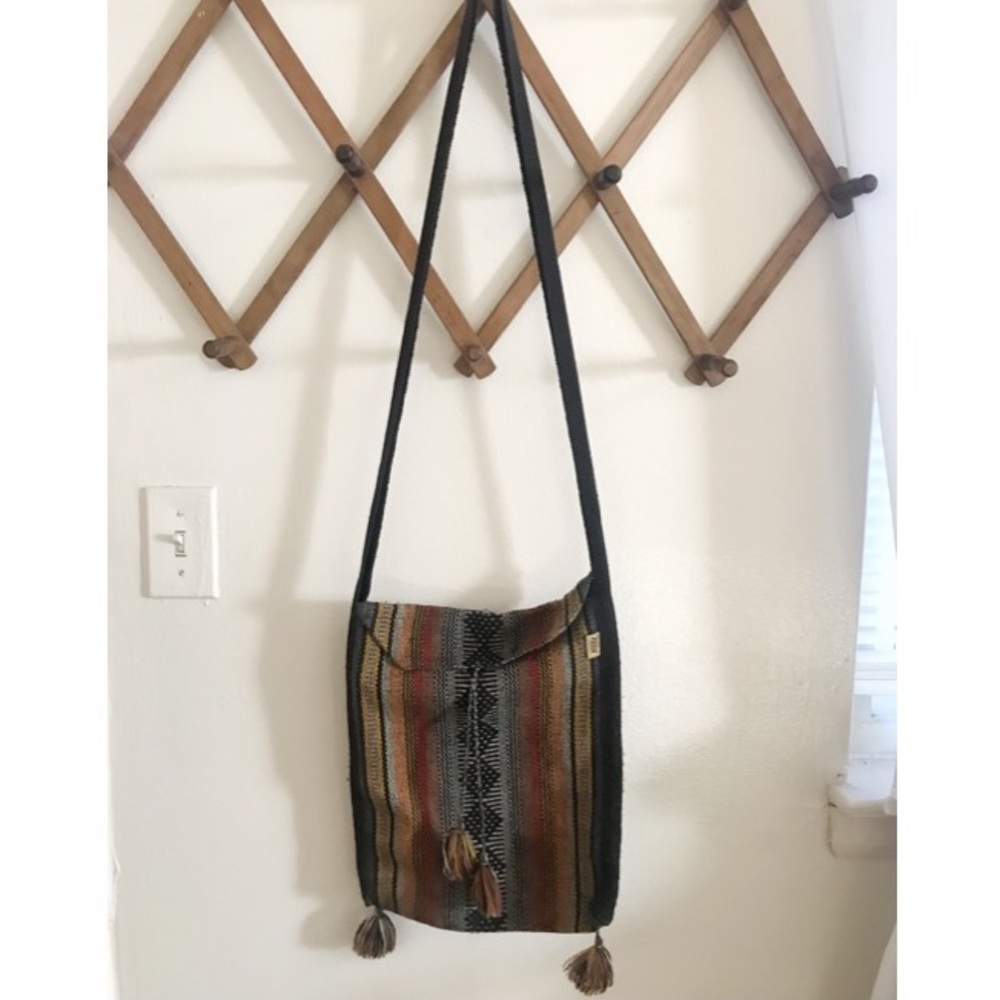 Artesanias Pinzon Crossbody Bag